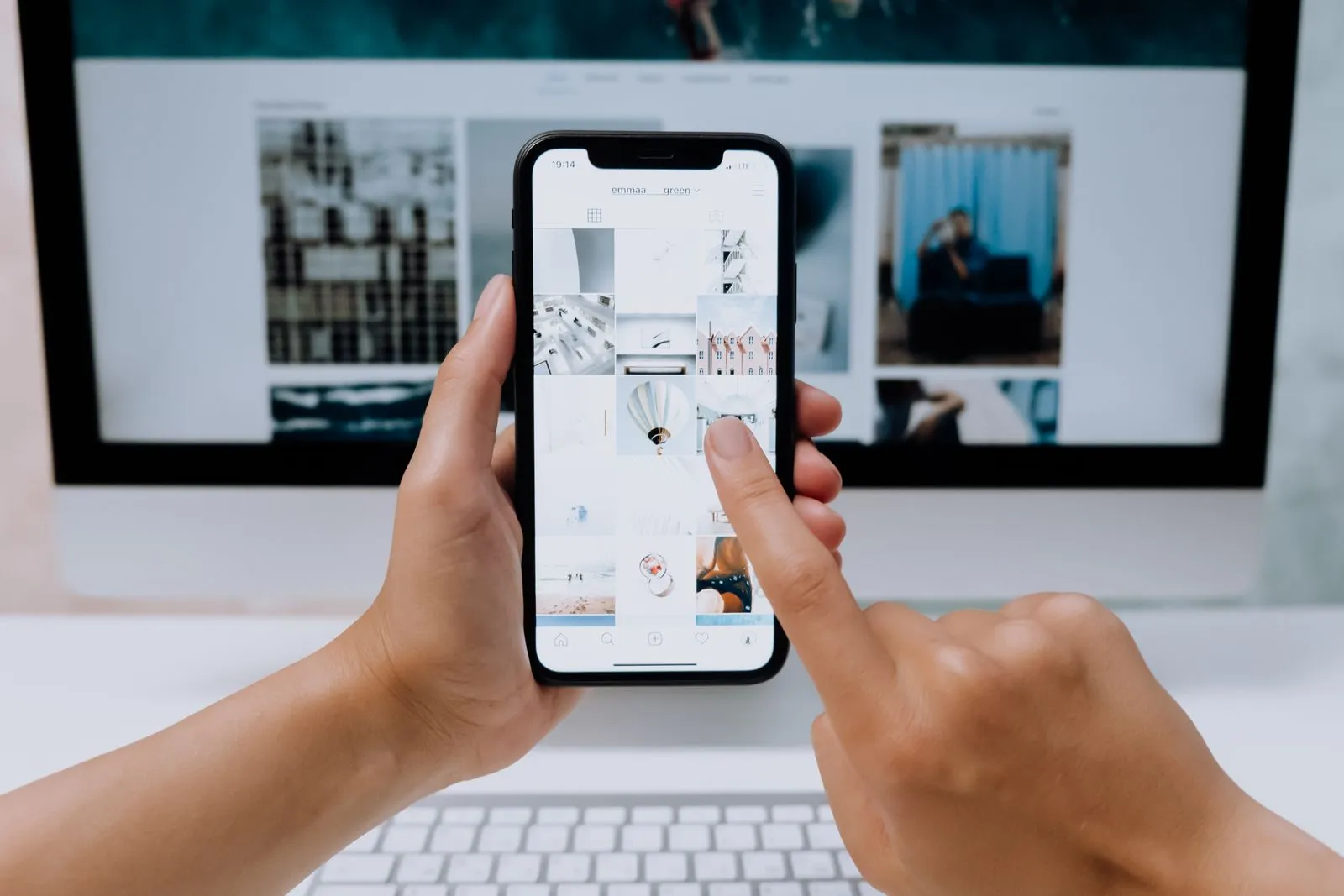 Mobbin vs Dribbble: where designers should look for inspiration — cover